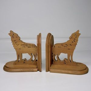 Vintage 🐺 Handmade Wooden Howling Wolf Bookends Home & Office Decor Accents
